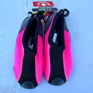 Girls lifeguard, watershoes size 5/6